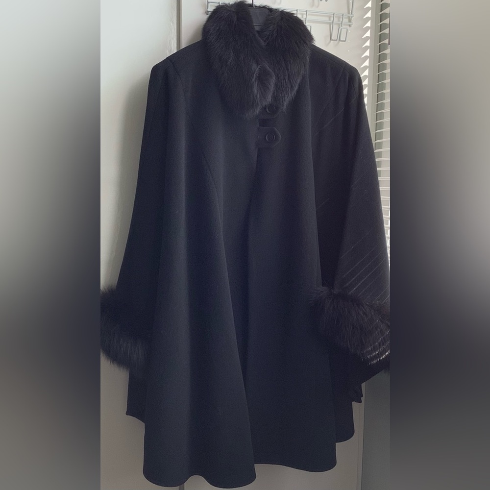 EUC Wool Cashmere Fox fur cape
